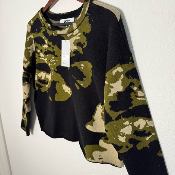DKNY women Cropped Camouflage knit Sweater size L NWT $89 - Picture 7 of 9